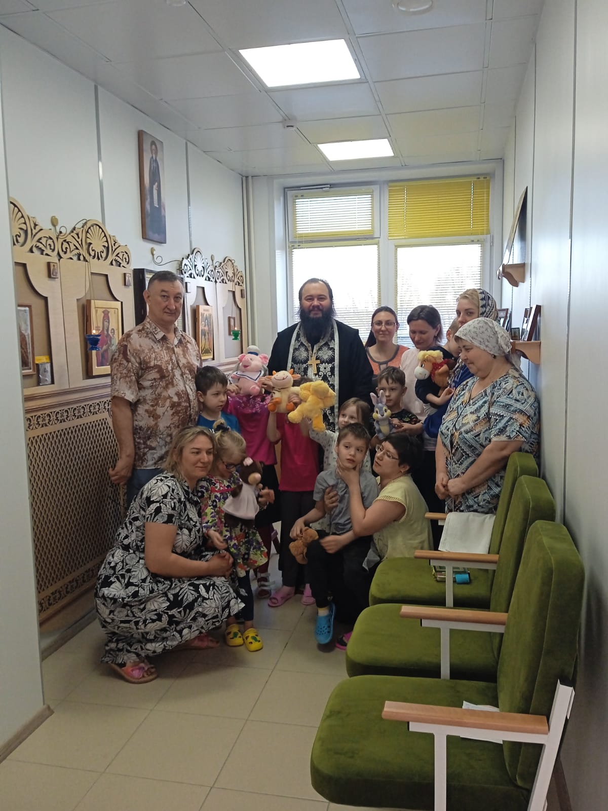Read more about the article Причастие особенных детей и их родителей в реабилитационном центре «Мироград»
